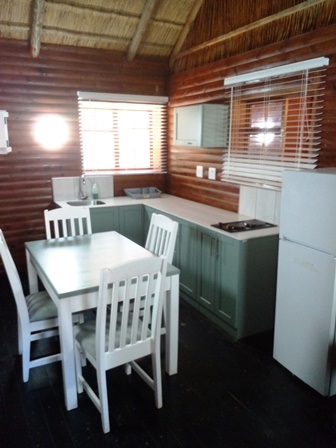 Bhanga Nek Accommodation. Lakeside camp kitchen