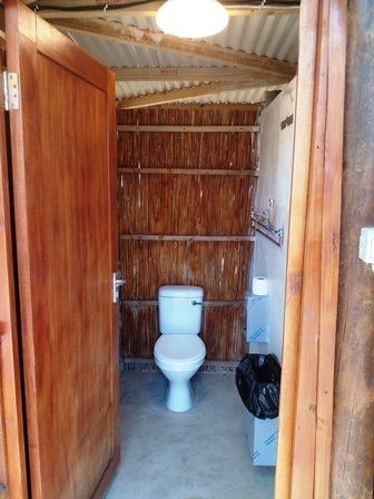 Lakeside camp accommodation facilities